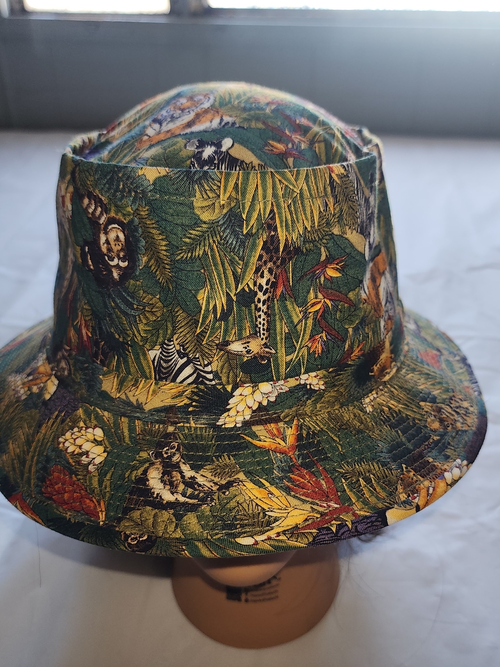 Vtg Tropical Animal Print Bucket Hat in Green & Yellow Size Medium